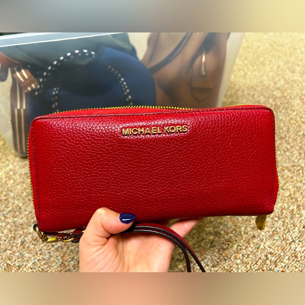Michael Kors Wallet • Red